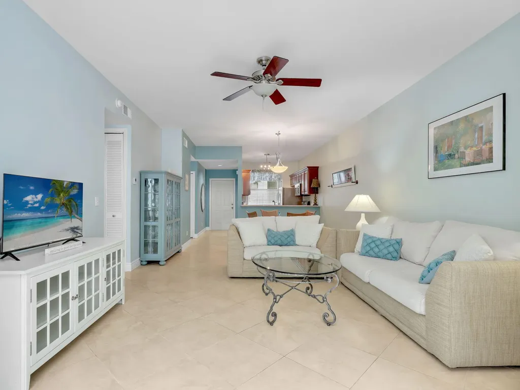 1042 Mainsail Drive Naples FL 34114