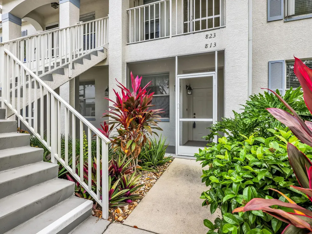 1042 Mainsail Drive Naples FL 34114