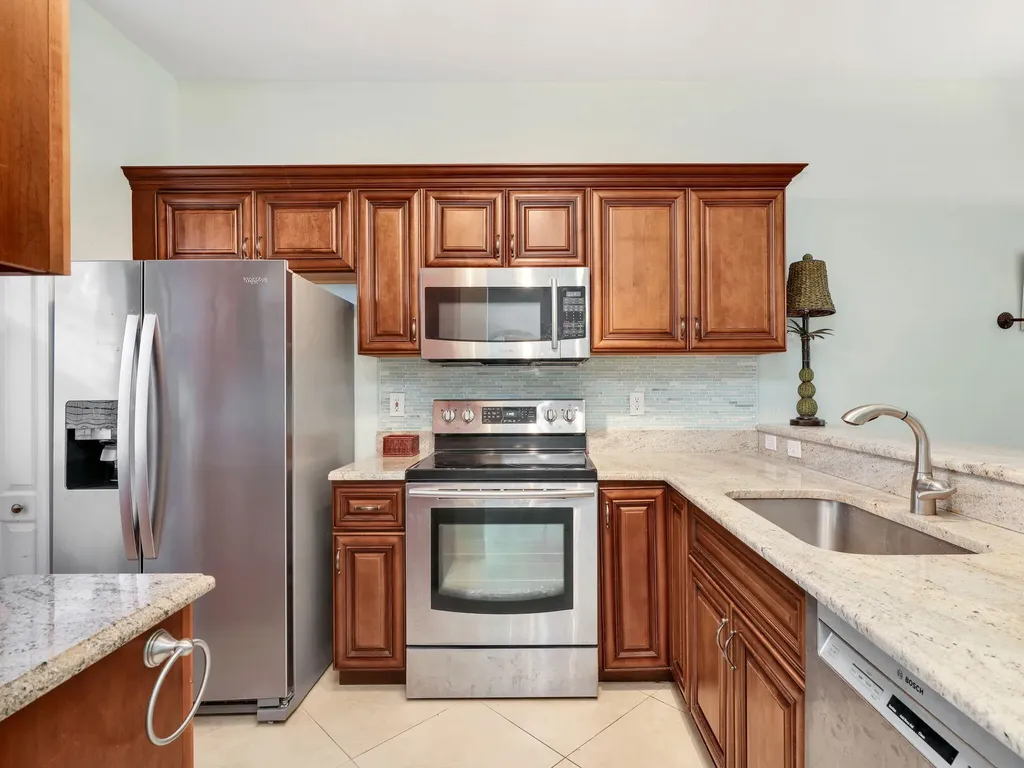 1042 Mainsail Drive Naples FL 34114