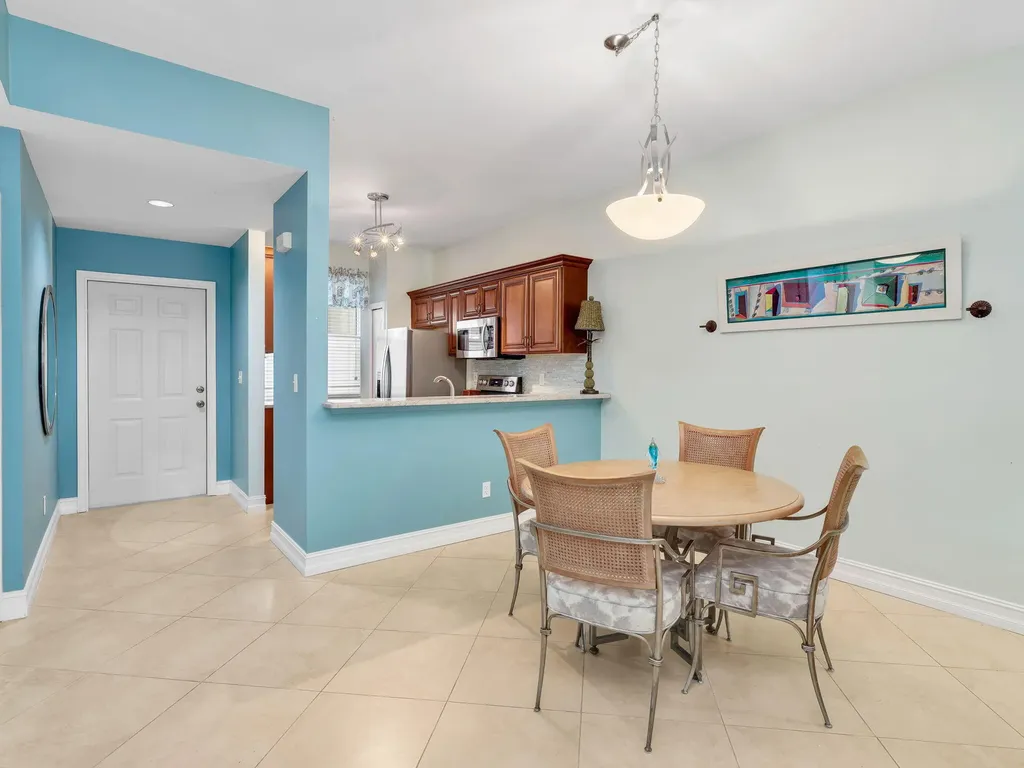 1042 Mainsail Drive Naples FL 34114