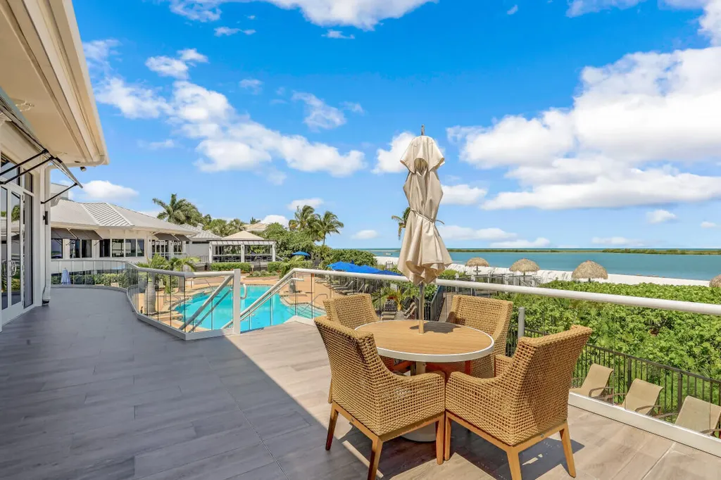 380 Periwinkle Court Marco Island FL 34145