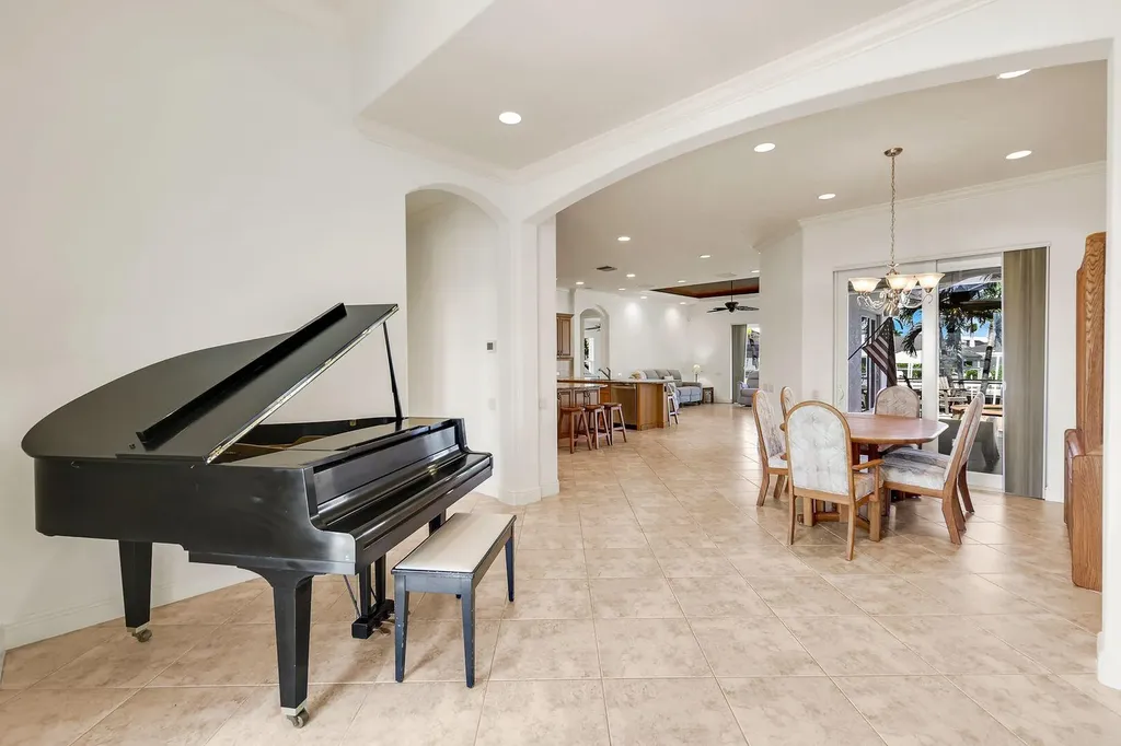 864 Magnolia Court Marco Island FL 34145