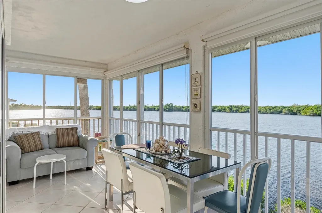 1165 Mainsail Drive Naples FL 34114