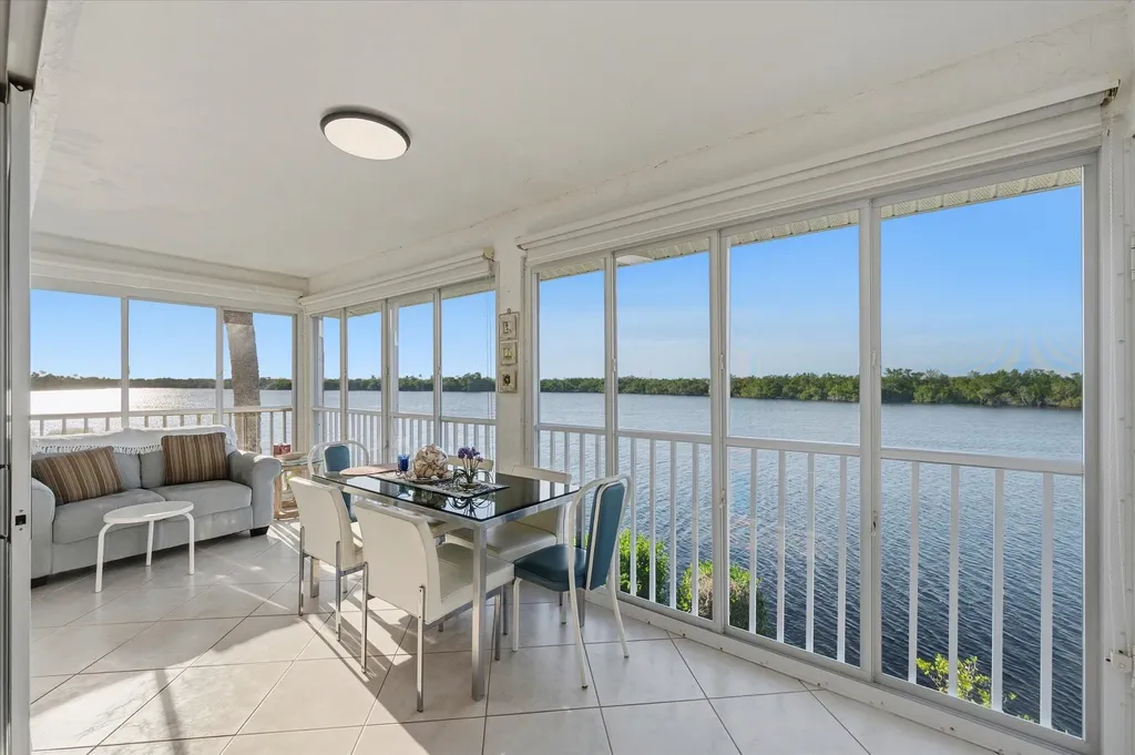 1165 Mainsail Drive Naples FL 34114