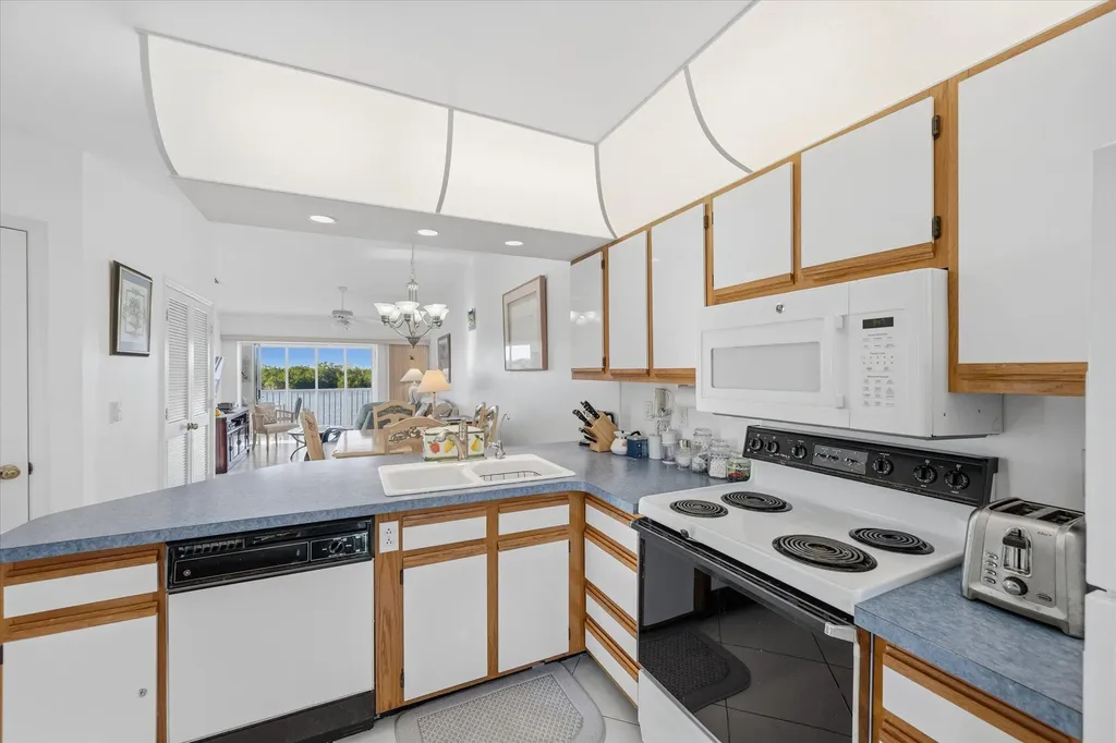 1165 Mainsail Drive Naples FL 34114