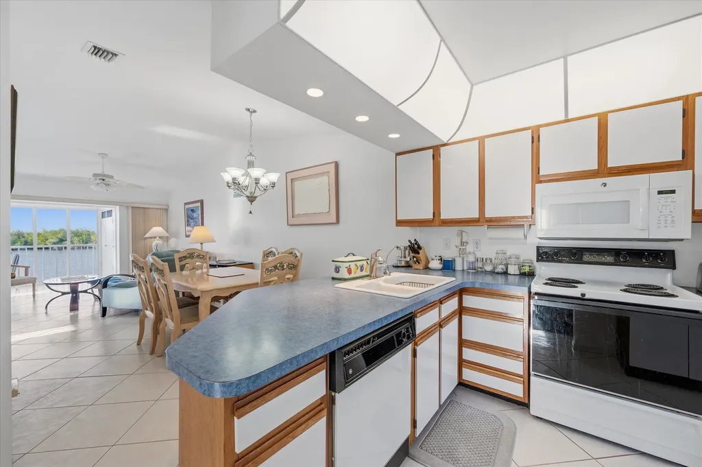 1165 Mainsail Drive Naples FL 34114