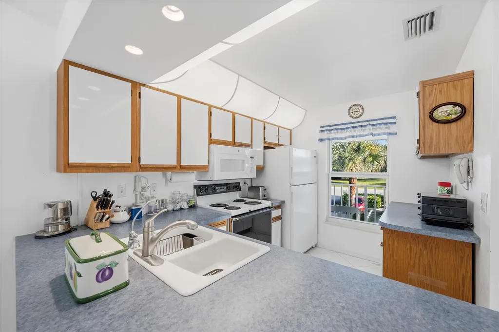 1165 Mainsail Drive Naples FL 34114