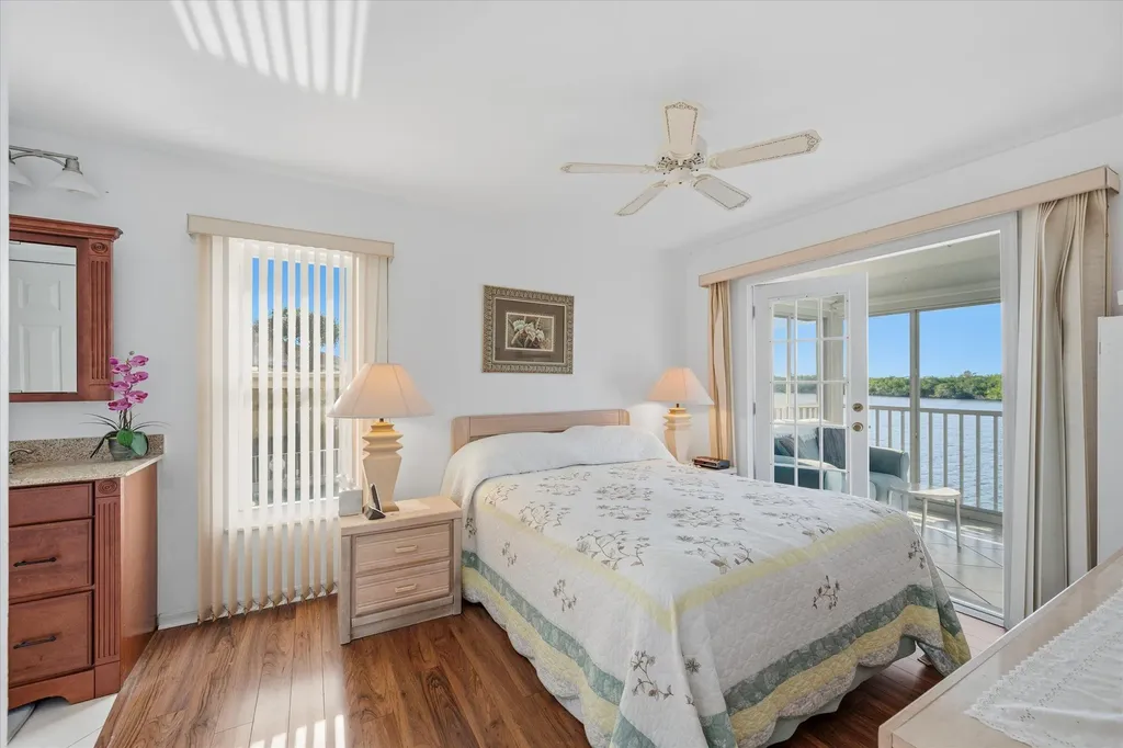 1165 Mainsail Drive Naples FL 34114