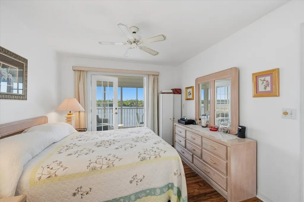 1165 Mainsail Drive Naples FL 34114