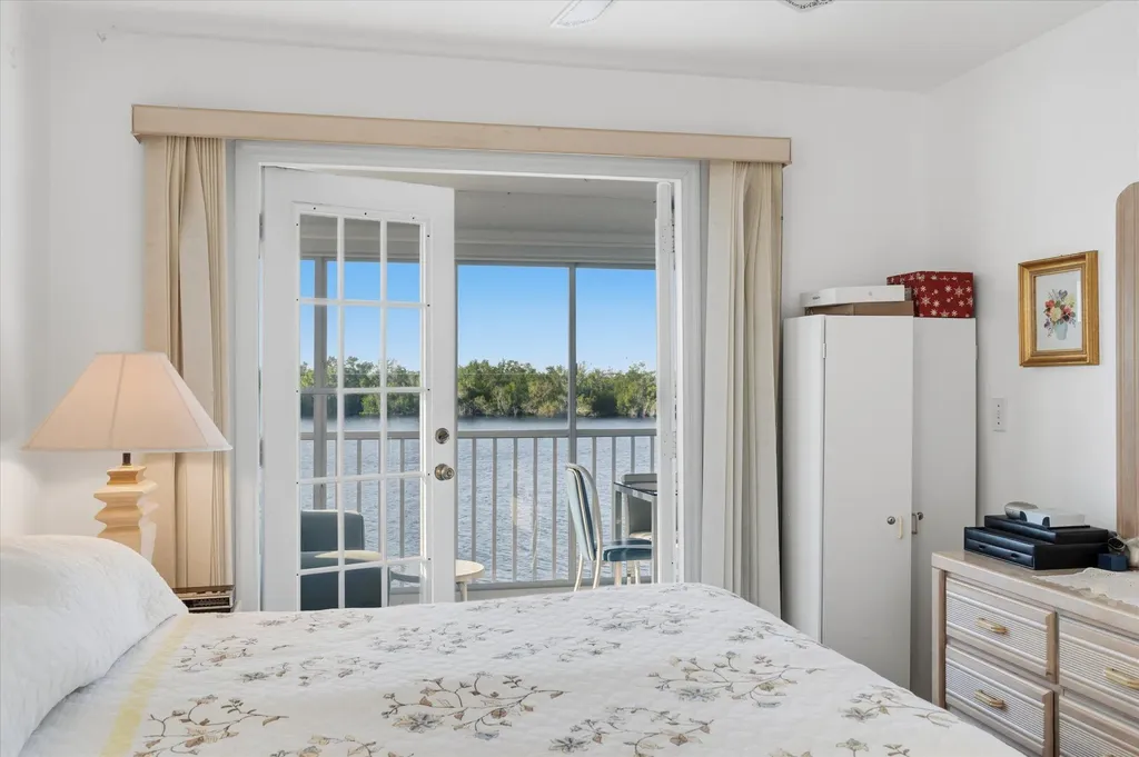 1165 Mainsail Drive Naples FL 34114