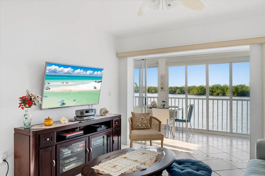 1165 Mainsail Drive Naples FL 34114