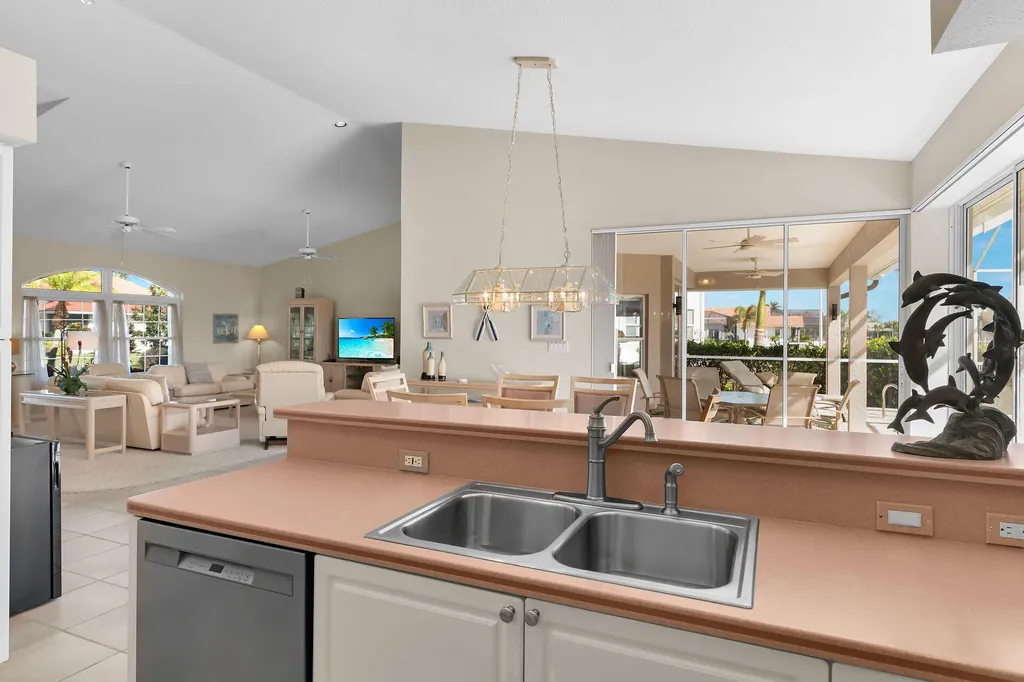 196 Richmond Court Marco Island FL 34145