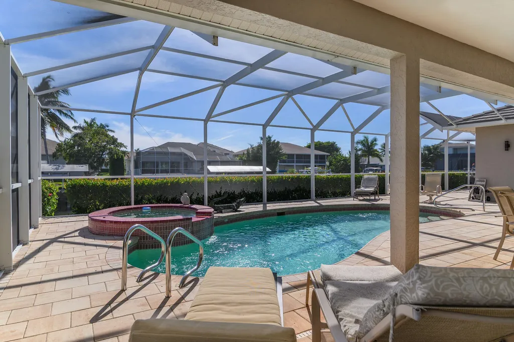 196 Richmond Court Marco Island FL 34145