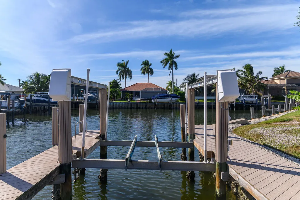 196 Richmond Court Marco Island FL 34145