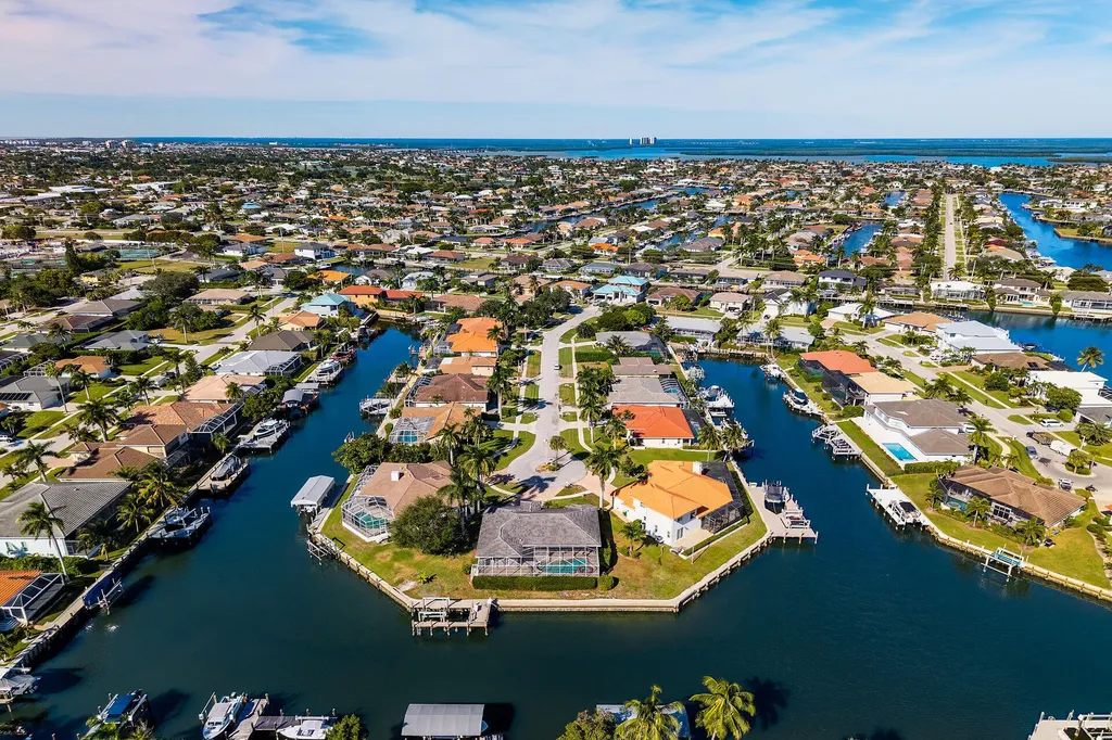 196 Richmond Court Marco Island FL 34145