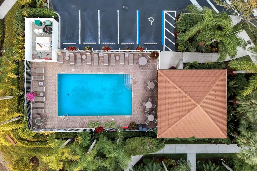 7878 Clemson Street Naples FL 34104