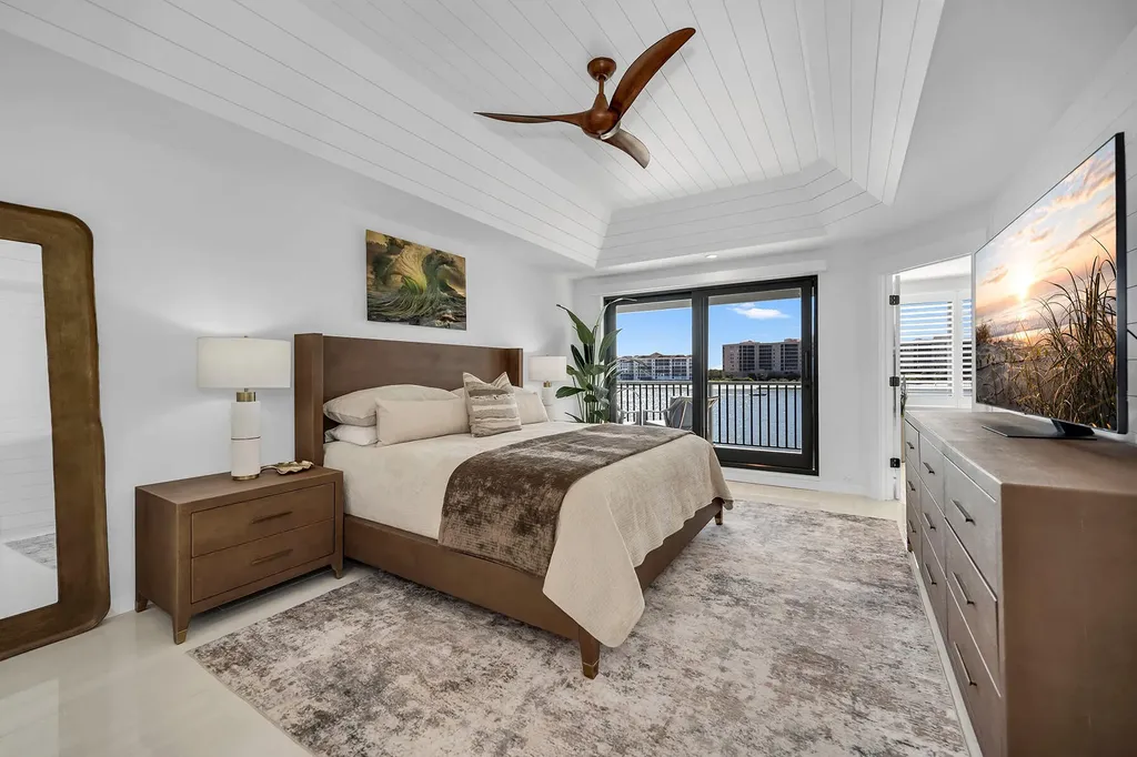 533 La Peninsula Boulevard Naples FL 34113