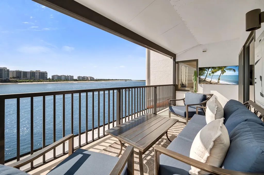 533 La Peninsula Boulevard Naples FL 34113