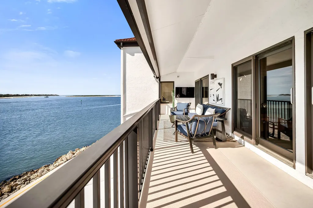 533 La Peninsula Boulevard Naples FL 34113