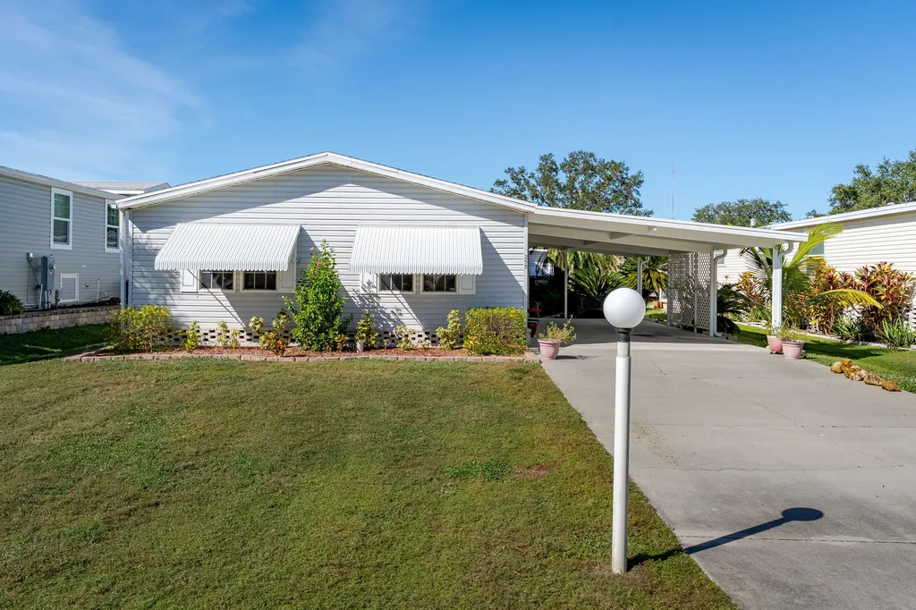 255 Riverwood Road Naples FL 34114