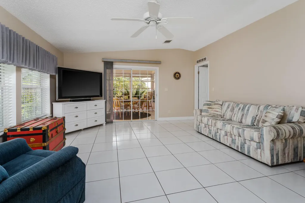255 Riverwood Road Naples FL 34114