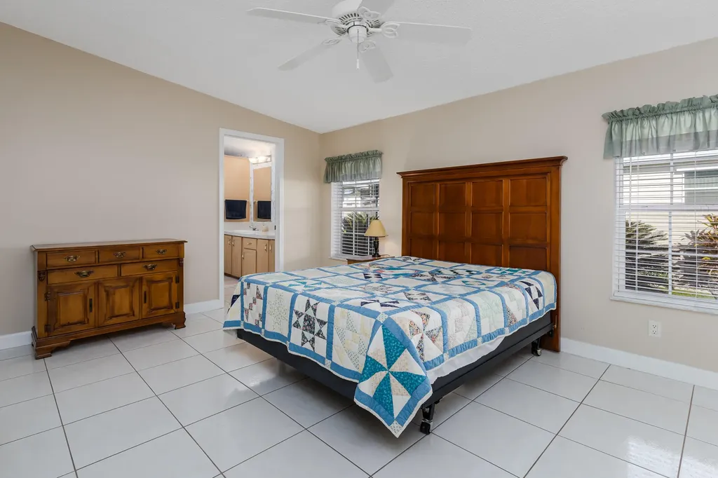 255 Riverwood Road Naples FL 34114