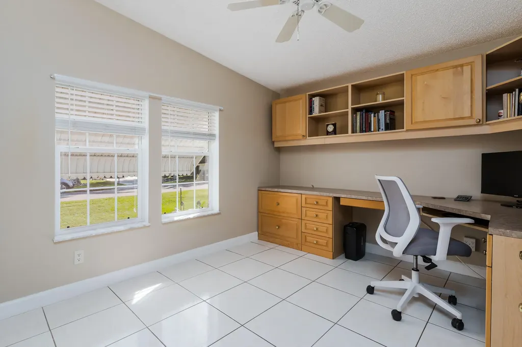 255 Riverwood Road Naples FL 34114