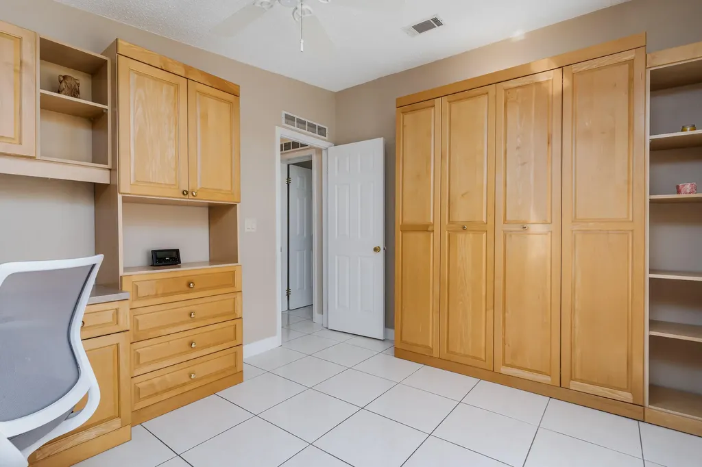 255 Riverwood Road Naples FL 34114