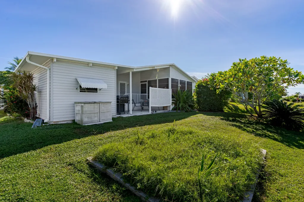 255 Riverwood Road Naples FL 34114