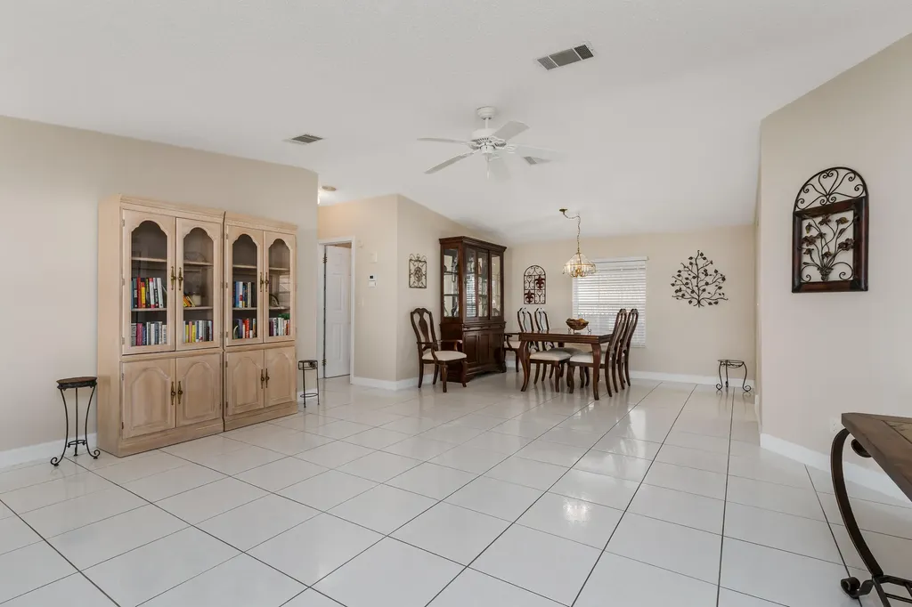 255 Riverwood Road Naples FL 34114