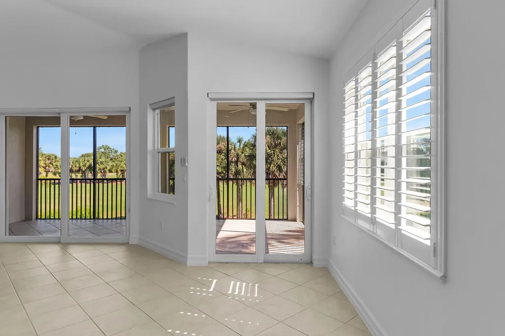 1294 Rialto Way Naples FL 34114