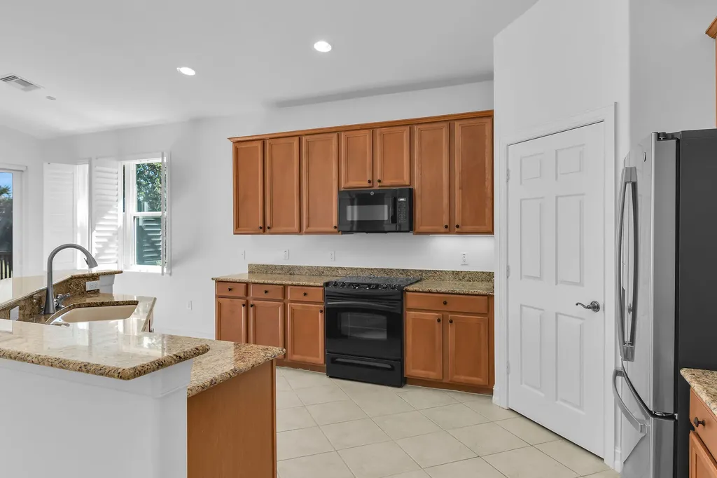 1294 Rialto Way Naples FL 34114