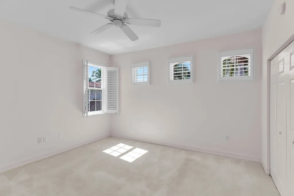 1294 Rialto Way Naples FL 34114