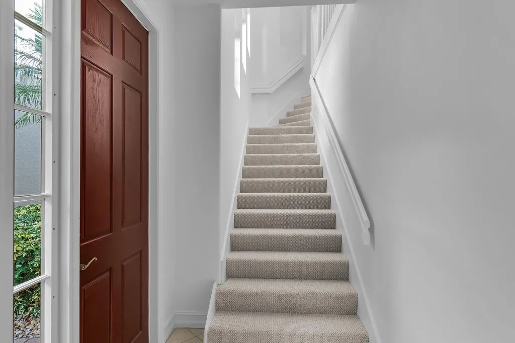 1294 Rialto Way Naples FL 34114