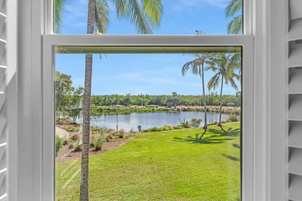 1294 Rialto Way Naples FL 34114