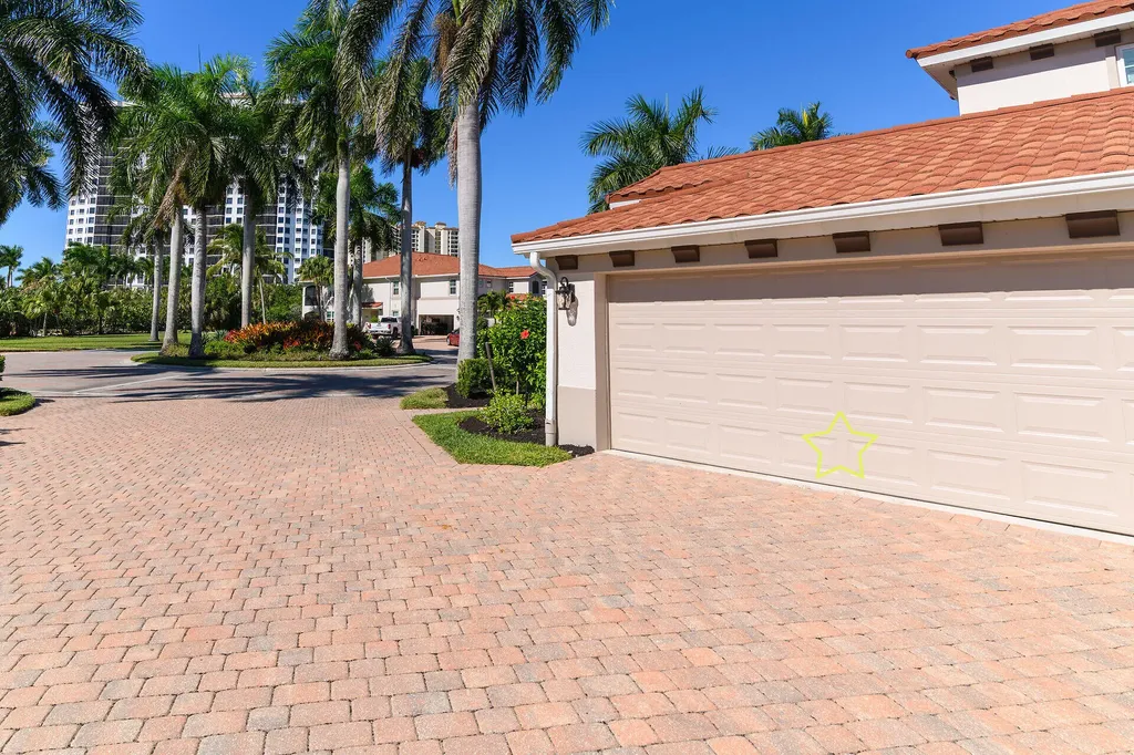 1294 Rialto Way Naples FL 34114