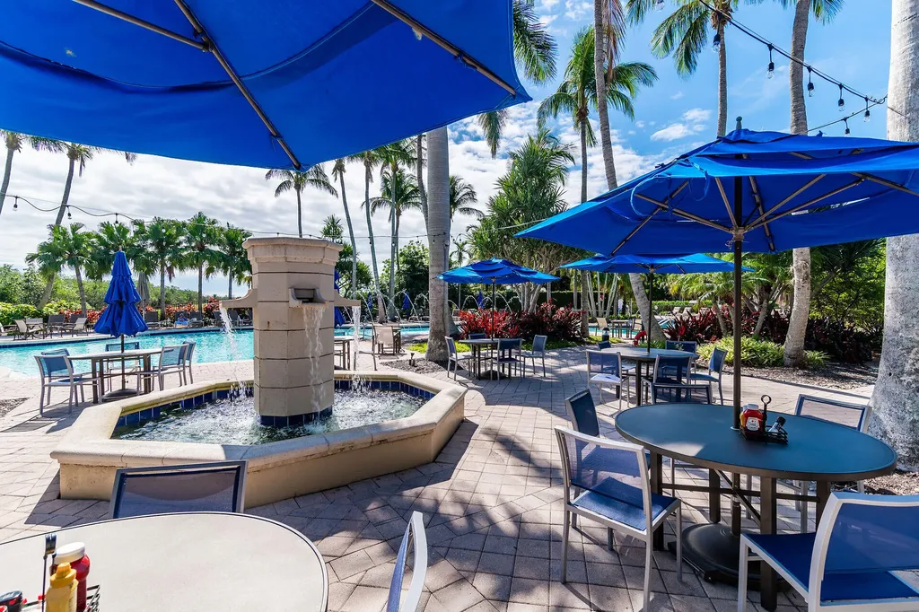 1294 Rialto Way Naples FL 34114