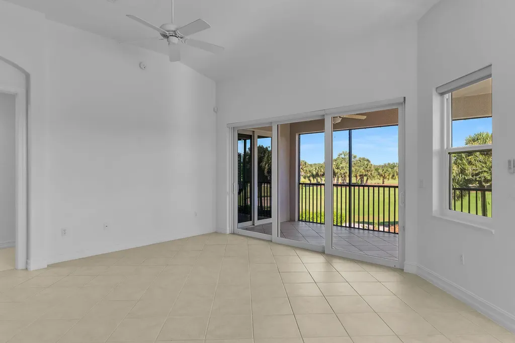 1294 Rialto Way Naples FL 34114