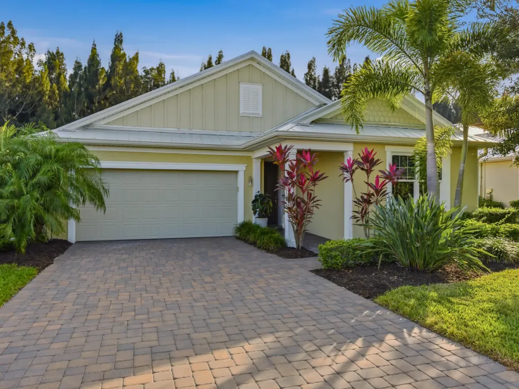 14567 Topsail Drive Naples FL 34114