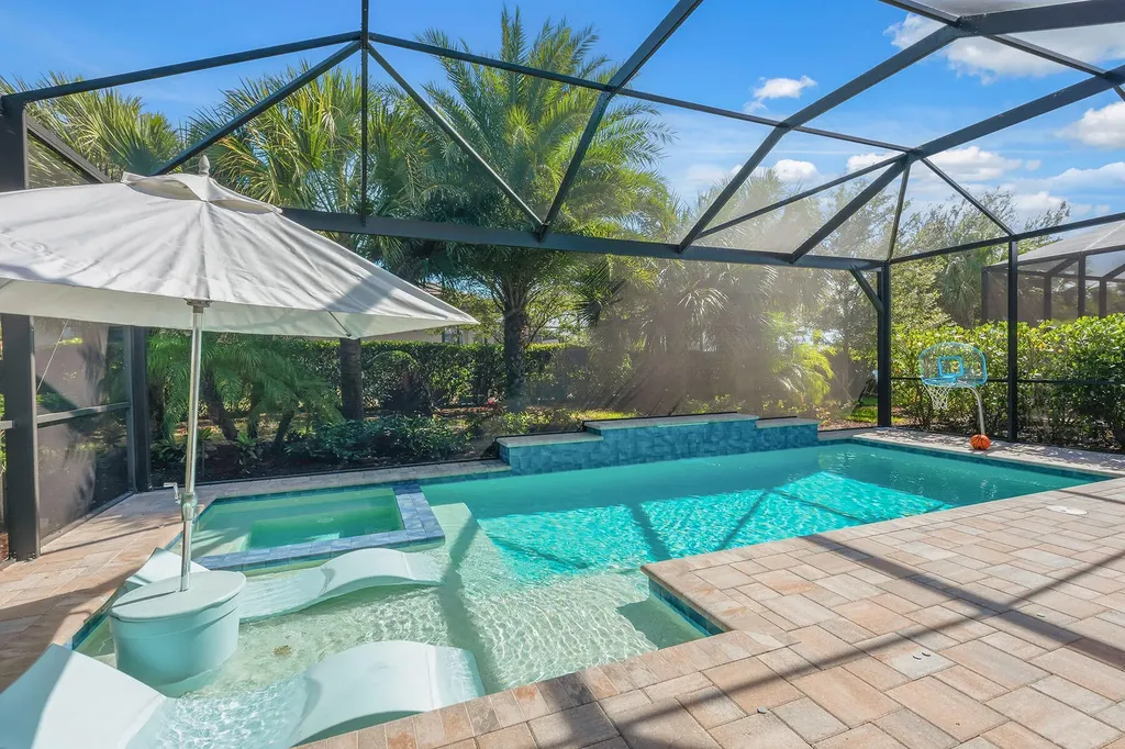 2796 Amaranda Court Naples FL 34114