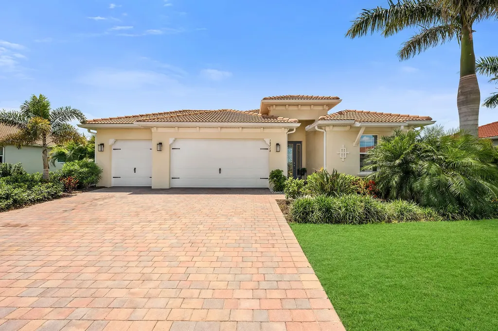 18718 Lake Hammock Drive Naples FL 34114