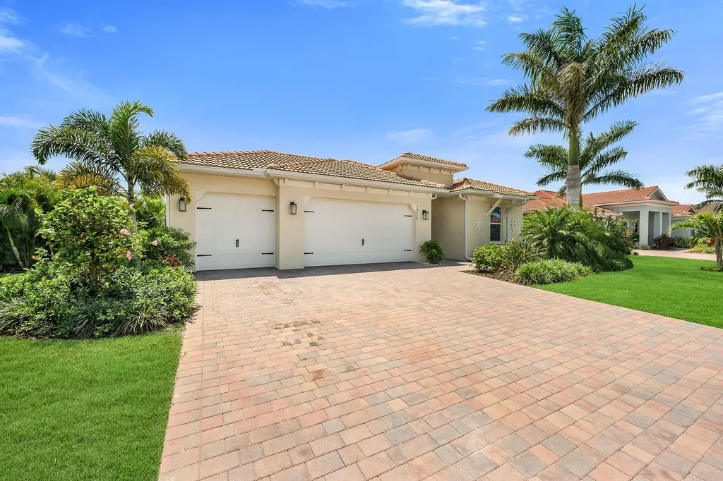 18718 Lake Hammock Drive Naples FL 34114