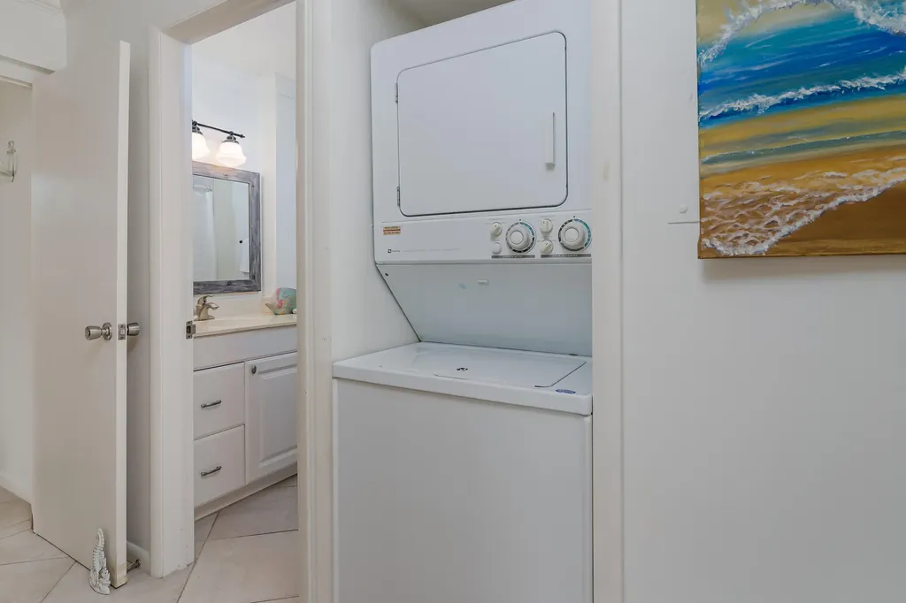 1215 Edington Marco Island FL 34145