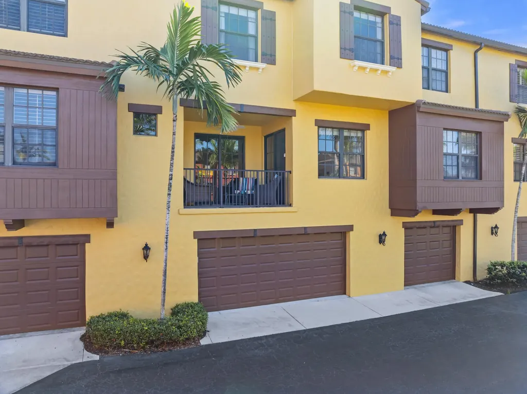 9081 Albion Naples FL 34113