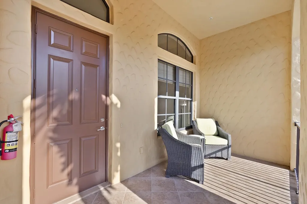 9081 Albion Naples FL 34113