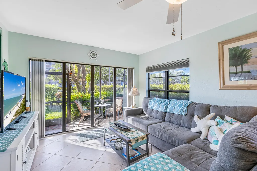 27 Greenbrier Marco Island FL 34145