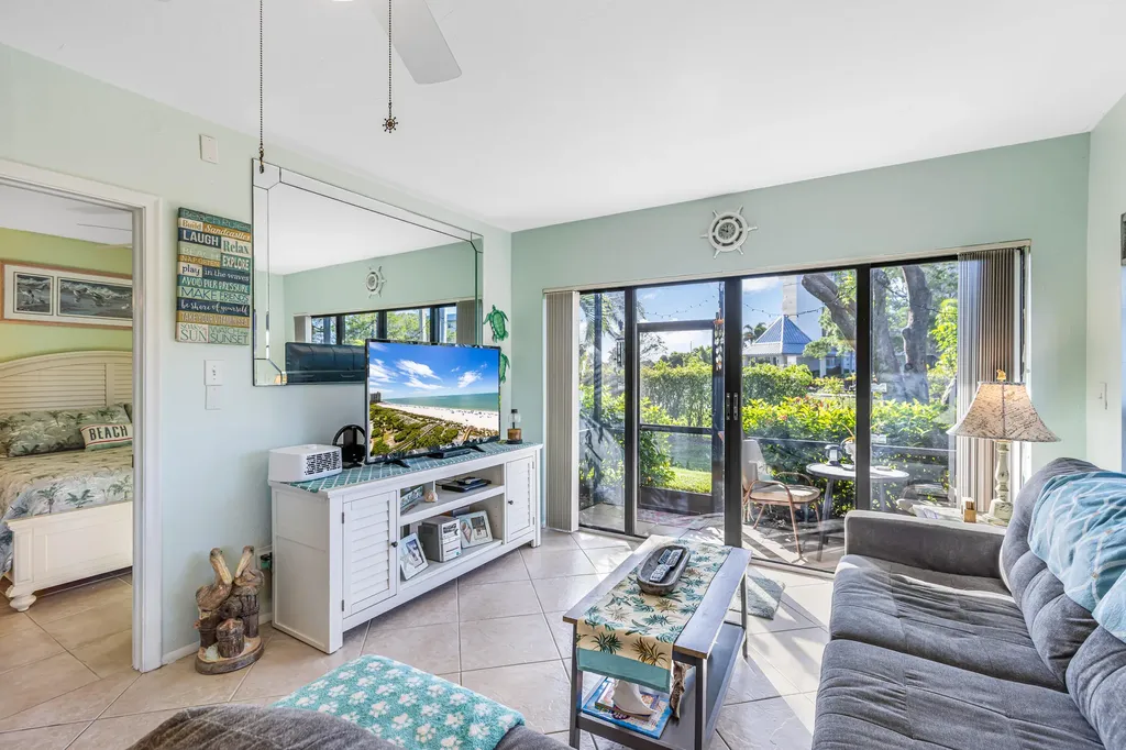 27 Greenbrier Marco Island FL 34145