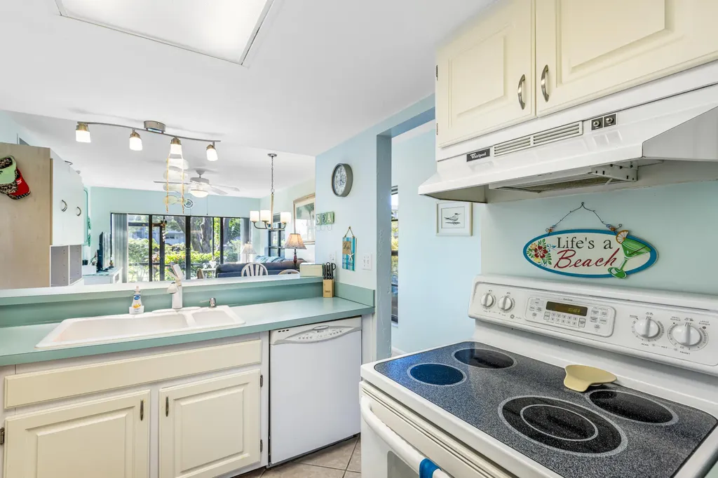 27 Greenbrier Marco Island FL 34145