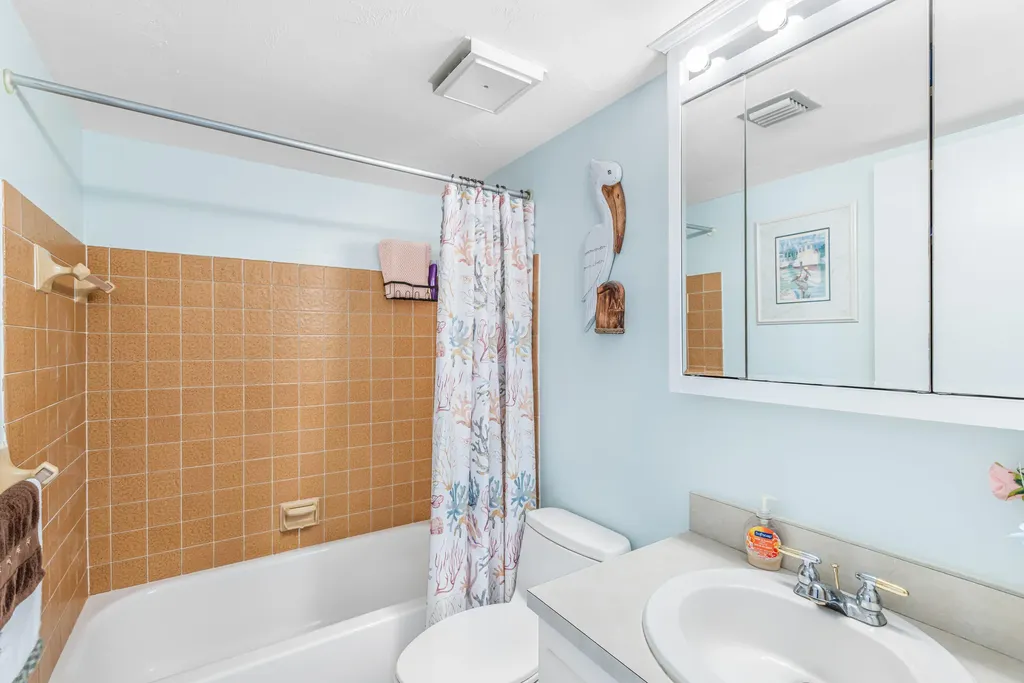 27 Greenbrier Marco Island FL 34145