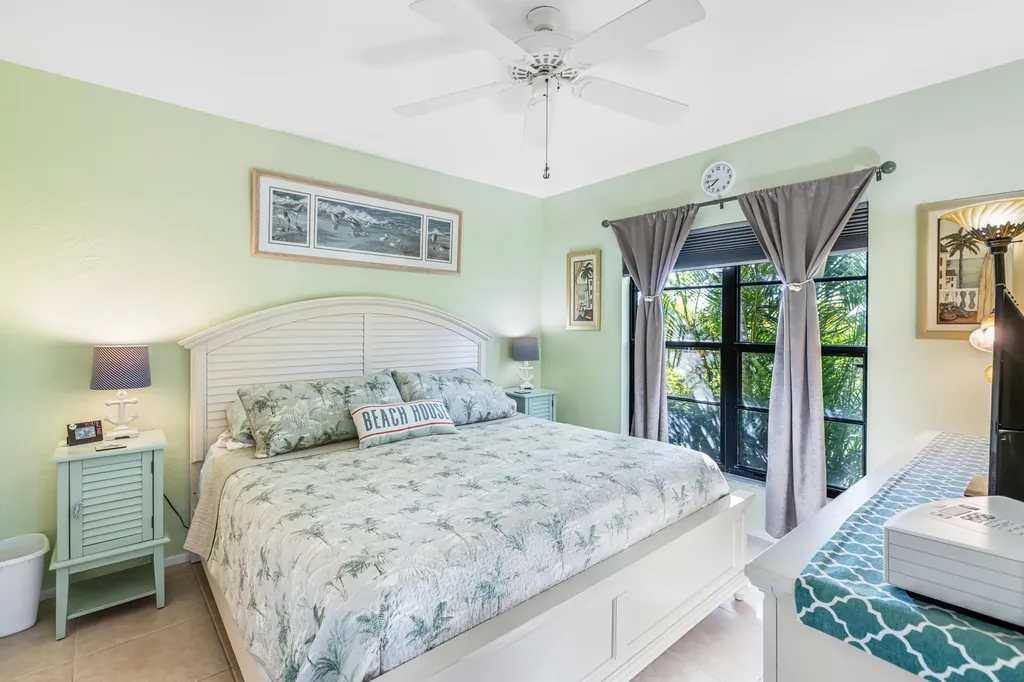 27 Greenbrier Marco Island FL 34145